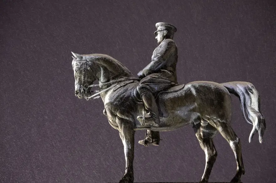 Ankara’da beyaz örtü: Anıtkabir’dekartpostallık görüntü 1