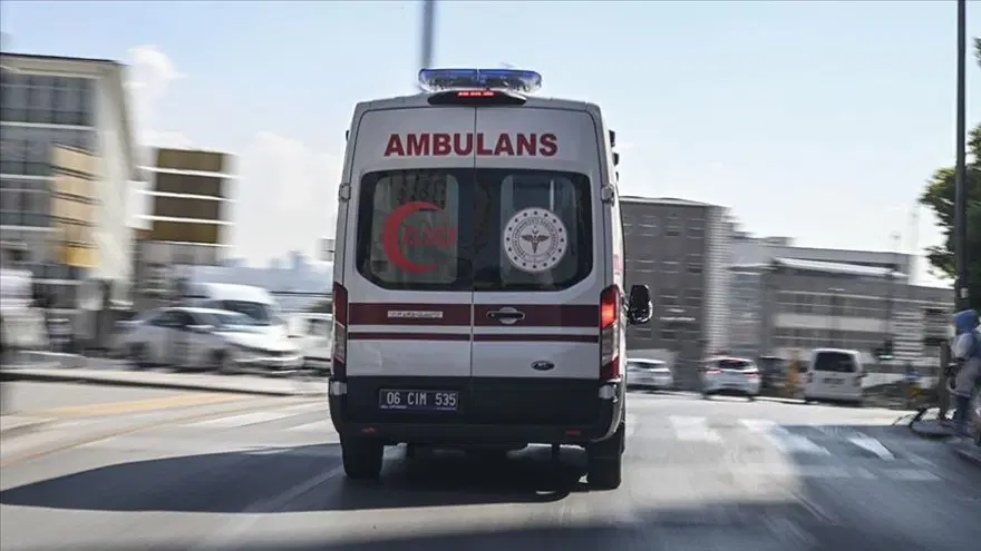 AMBULANSA 2 KEZ YOL VERMEYEN SÜRÜCÜNÜN BELGESİ İPTAL EDİLECEK 11