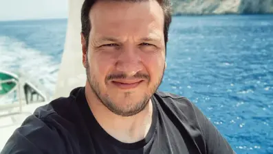 Şahan Gökbakar seyircisinden özür diledi