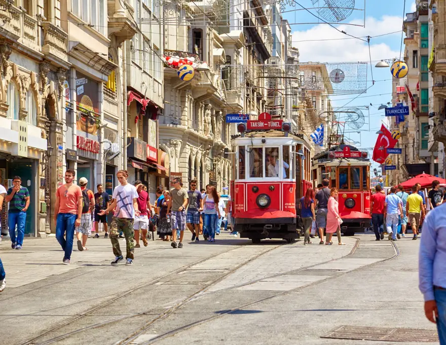 KULLANICIYA HİSSETTİĞİ DUYGUYA GÖRE MEKAN SEÇENEĞİ SUNUYOR 9