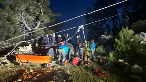 Antalya'da teleferik kabini parçalandı: 1 ölü, 10 yaralı Antalya'da teleferik kabini parçalandı: 1 ölü, 10 yaralı