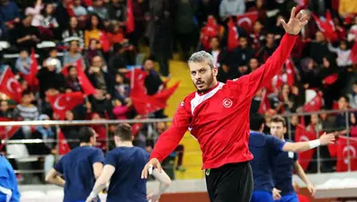 Asker selamı veren Türk hentbolcunun sözleşmesi feshedildi