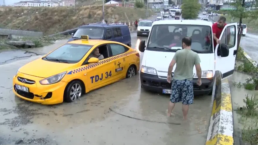 İstanbul'da sağanak (Yağış ne zamana kadar devam edecek?) 