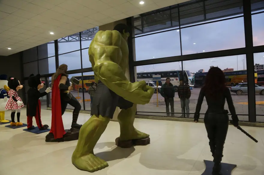 Bolivya'daki heykeltıraş, çizgi roman ve film karakterlerini yeniden oluşturuyor 23 Bolivya'daki heykeltıraş, çizgi roman ve film karakterlerini yeniden oluşturuyor 23