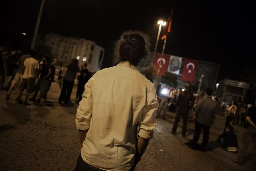 'Duran adam'lar sosyal medyada 20