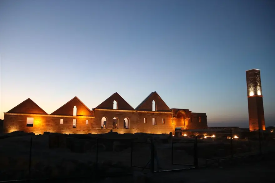 UNESCO Dünya Miras Geçici Listesi'nde bulunan Harran Ören Yeri'ne ışıklandırma 18
