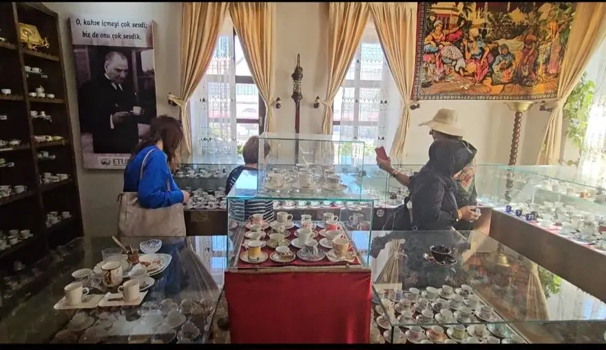 Dünyada sadece Elazığ’da var: 9 bine yakın sergileniyor 3 Dünyada sadece Elazığ’da var: 9 bine yakın sergileniyor 3