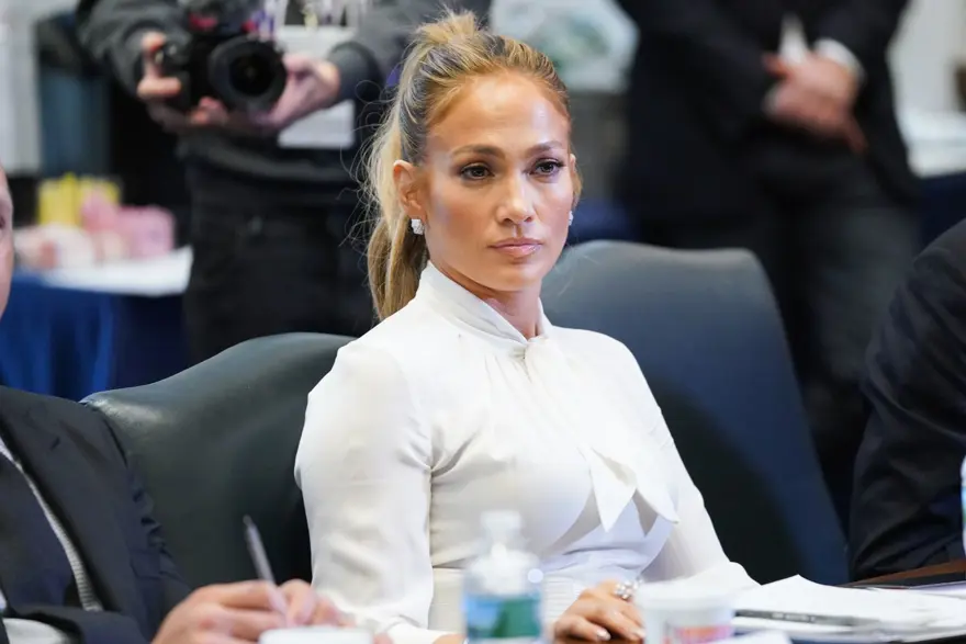 Jennifer Lopez, Robert De Niro, Sting ve Bon Jovi'den 1 saatte 115 milyon dolar 