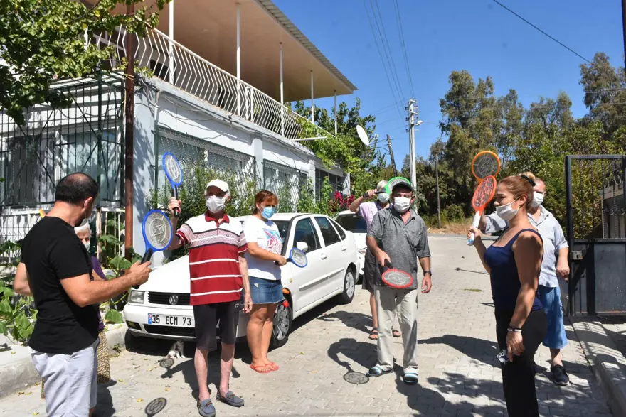 Kanalizasyonsuz mahallede raketlerle sinek avı 1