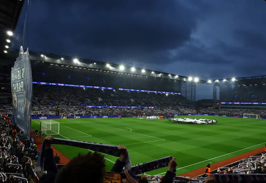 Şampiyonlar Ligi'nde futbolcuları güldüren hata: Seremonide yanlış şarkı çalındı 4 Şampiyonlar Ligi'nde futbolcuları güldüren hata: Seremonide yanlış şarkı çalındı 4