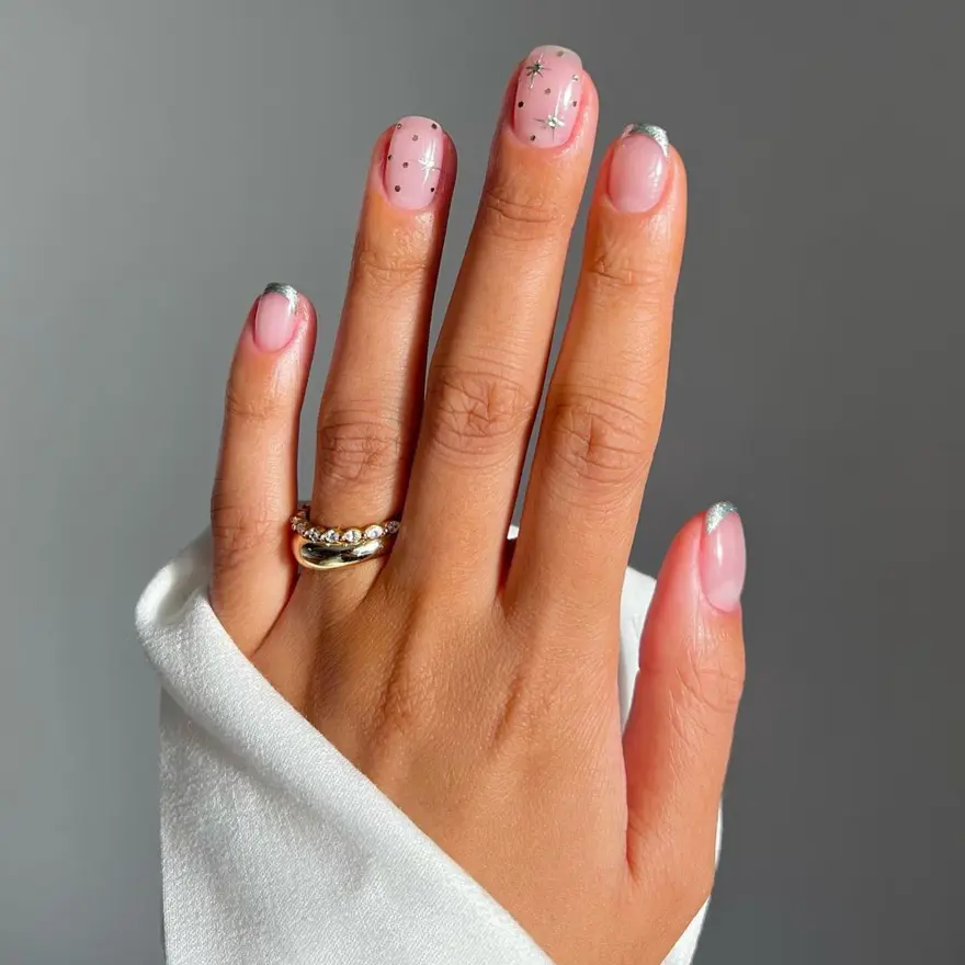 Yılbaşı ruhunu ellerinize taşıyın! Yeni yıl temalı tırnak tasarımları 1