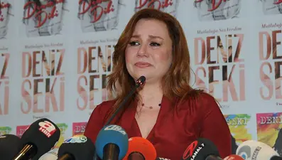 Deniz Seki cezaevinde yazdığı şarkıyı ilk kez söyledi