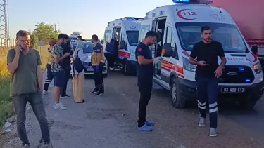 Yolcu otobüsü TIR'a çarptı: Çok sayıda yaralı