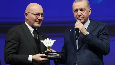 Deprem bölgesine yardımları nedeniyle Doğuş Grubu'na plaket