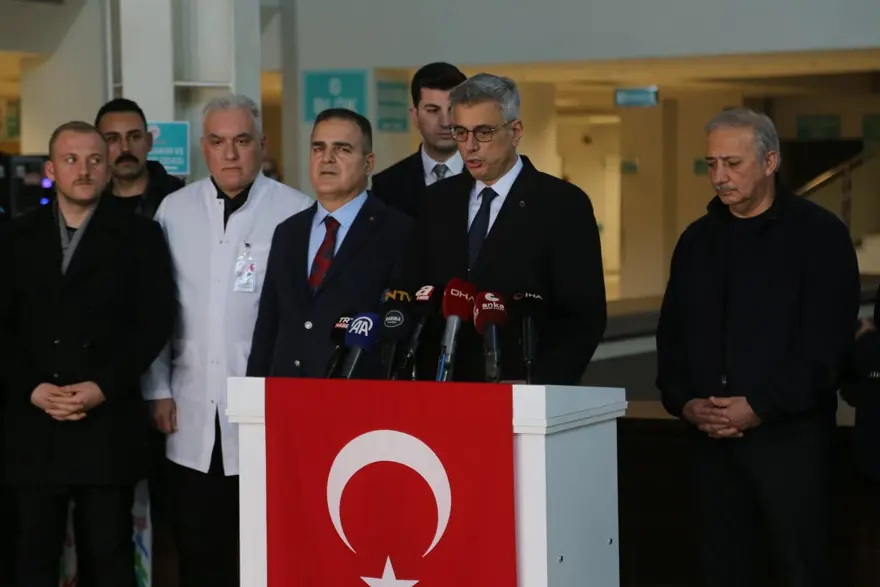 BAKAN MEMİŞOĞLU: KUYRUK KISMI HASTANEYE ÇARPTI 10