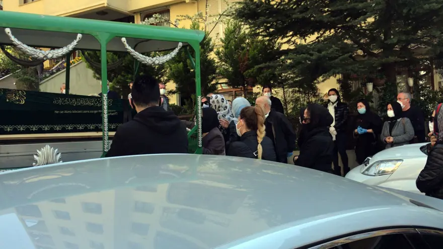 Ünlü modacı Nur Yerlitaş son yolculuğuna uğurlandı 12