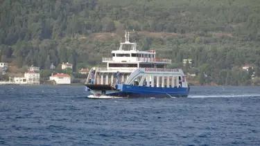 Gökçeada ve Bozcaada feribot seferlerine fırtına engeli