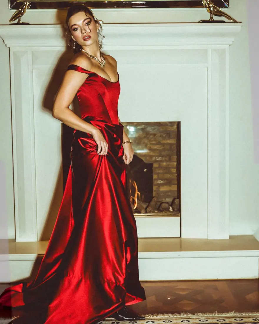 Afra Saraçoğlu'nun stiline övgü yağdı: Rüya gibi bir geceydi! 4