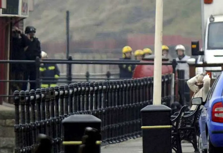 İngiltere'de canlı bomba paniği 6