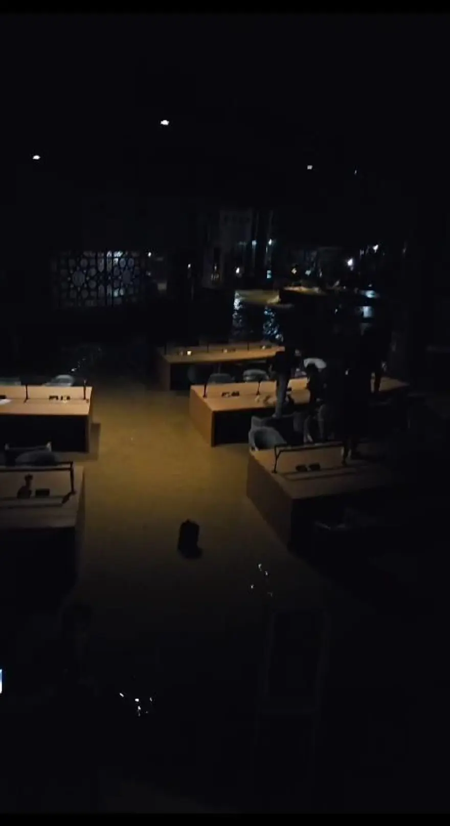 İstanbul'u sağanak vurdu: Ev ve iş yerlerini su bastı, sele kapılan 2 kişi hayatını kaybetti 46