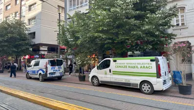 Emekli doktor evinde ölü bulundu