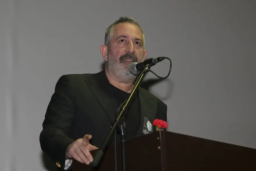 "KENDİSİNE HER ŞEY İÇİN TEŞEKKÜR EDİYORUM." 18