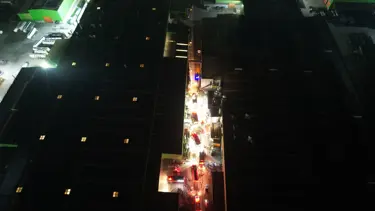 Arifiye'de treyler fabrikasında çıkan yangın