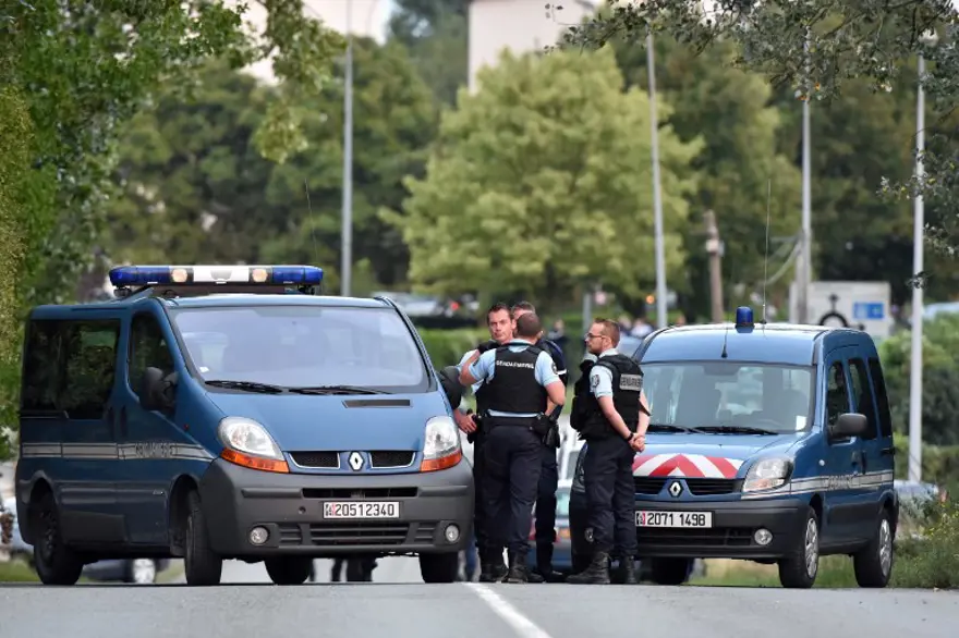 Fransa'da Roman kampında saldırı: 4 ölü 4