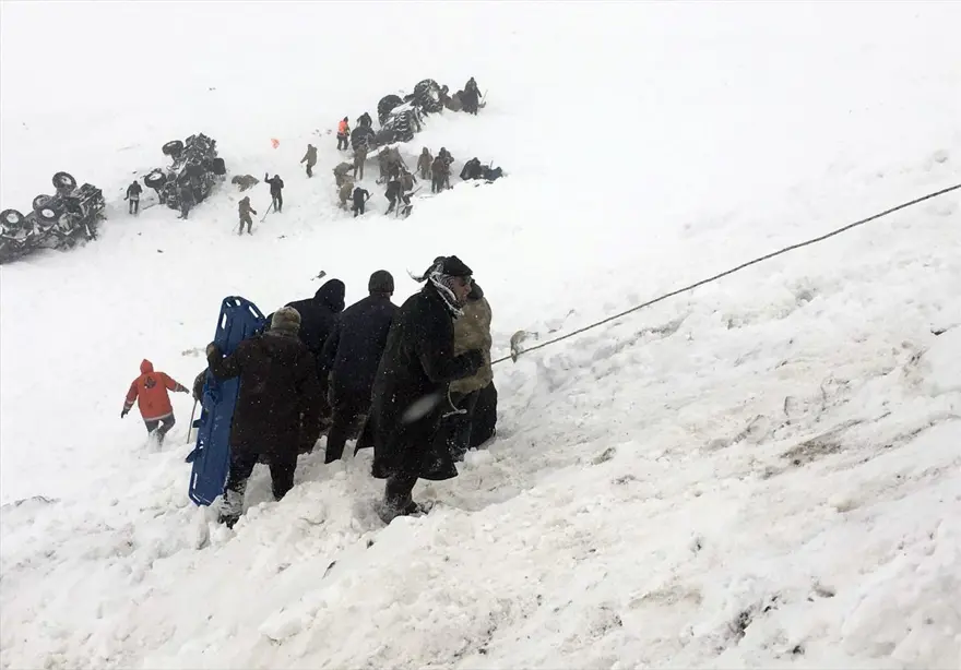 Van'da çığ felaketinin olduğu bölgeden fotoğraflar 4