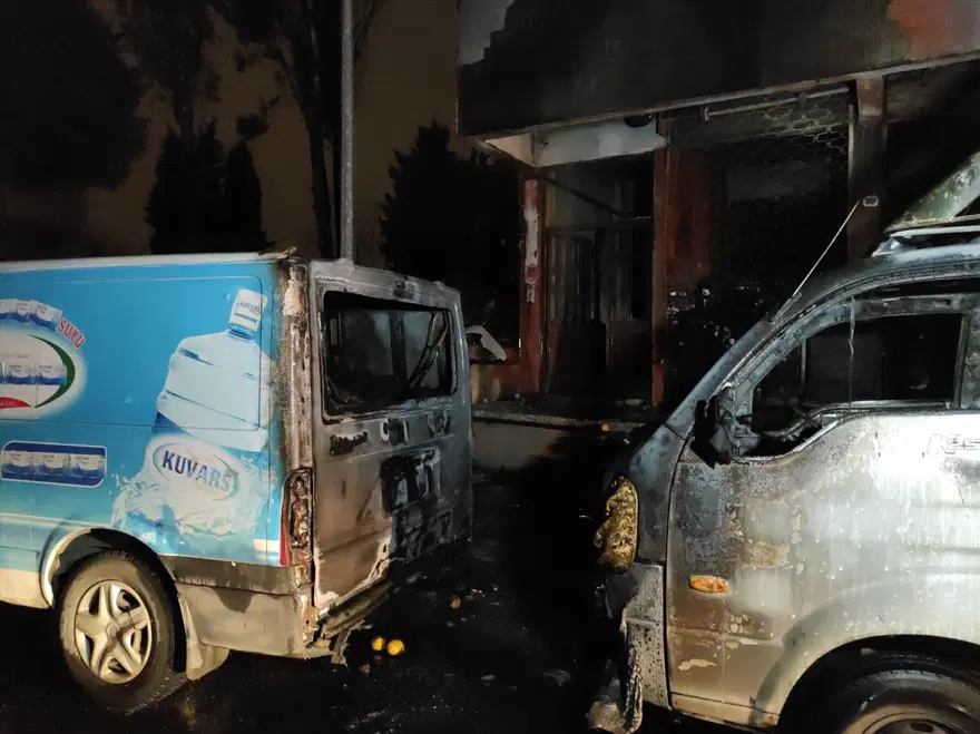Tuzla'da doğalgaz kutusunda patlama 4