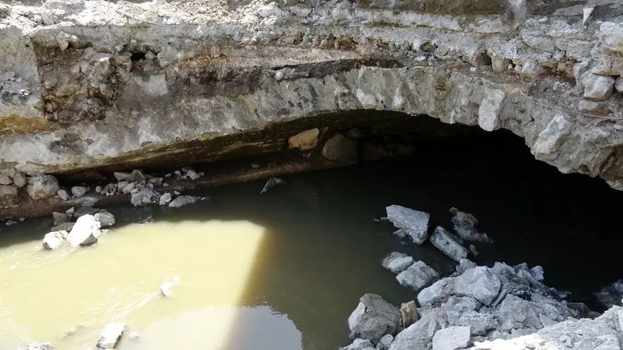 Trabzon'da tarihi sur ve menfez bulundu 1