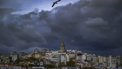 İstanbullular dikkat! Hava kararacak, yağmur etkili olacak