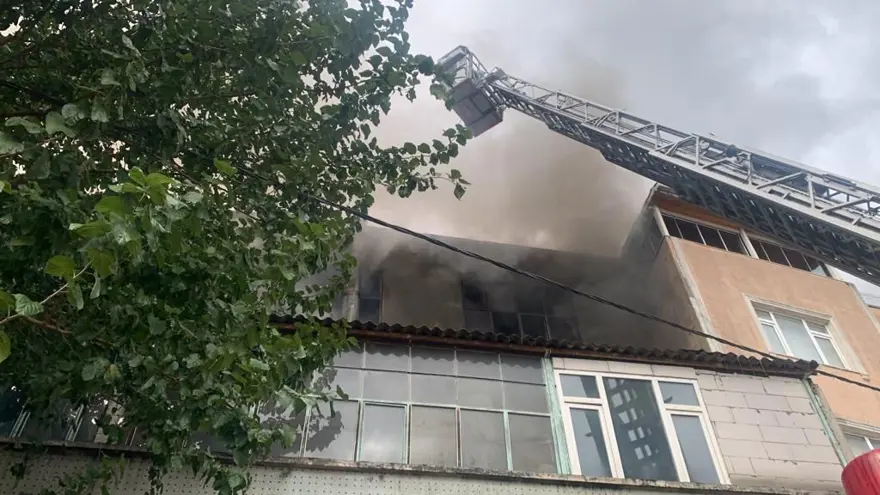 Eyüpsultan'da müzik aleti imalathanesinde yangın Eyüpsultan'da müzik aleti imalathanesinde yangın