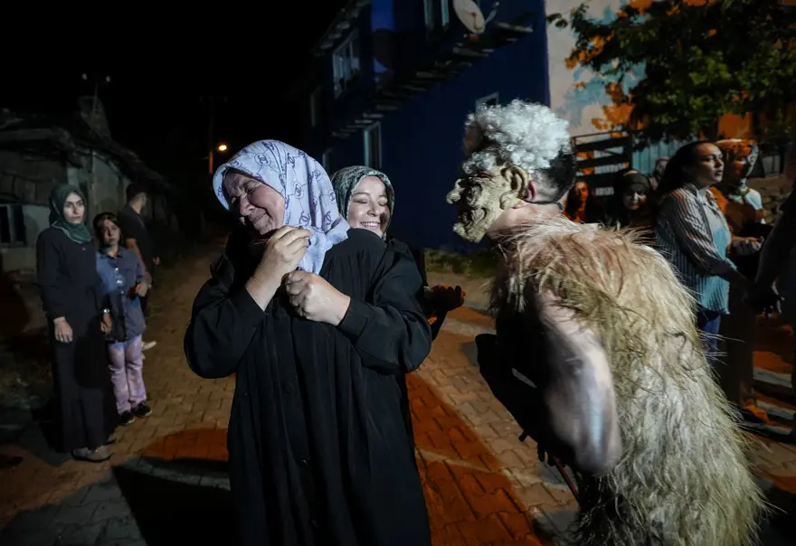 Osmanlı ordusunun 'Deliler'i canlanıyor! 2 asırlık Alabaş geleneği hem korkutuyor hem de eğlendiriyor 9