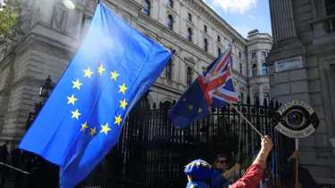 İngiltere'de kabine "Brexit anlaşması" için toplanacak