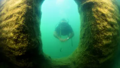Depremle görünmez olan "Batık Şehir"de oluşan tahribat ilk defa görüntülendi