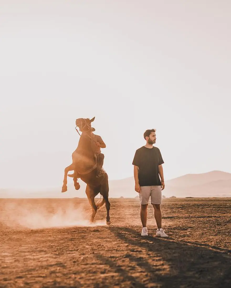 Türk gezgin Berkan Bilgiç bileklik satarak 40 ülke gezdi 5