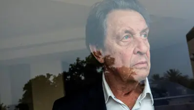 Elon Musk'ın babasının çocuklarını istismar etmekten soruşturulduğu iddia edildi