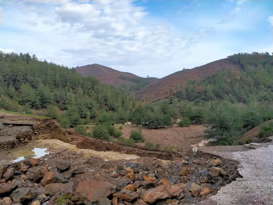 İzmir'de Yeniköy Sulama Göleti tehlike oluşturdu, 30 hane boşaltıldı 12
