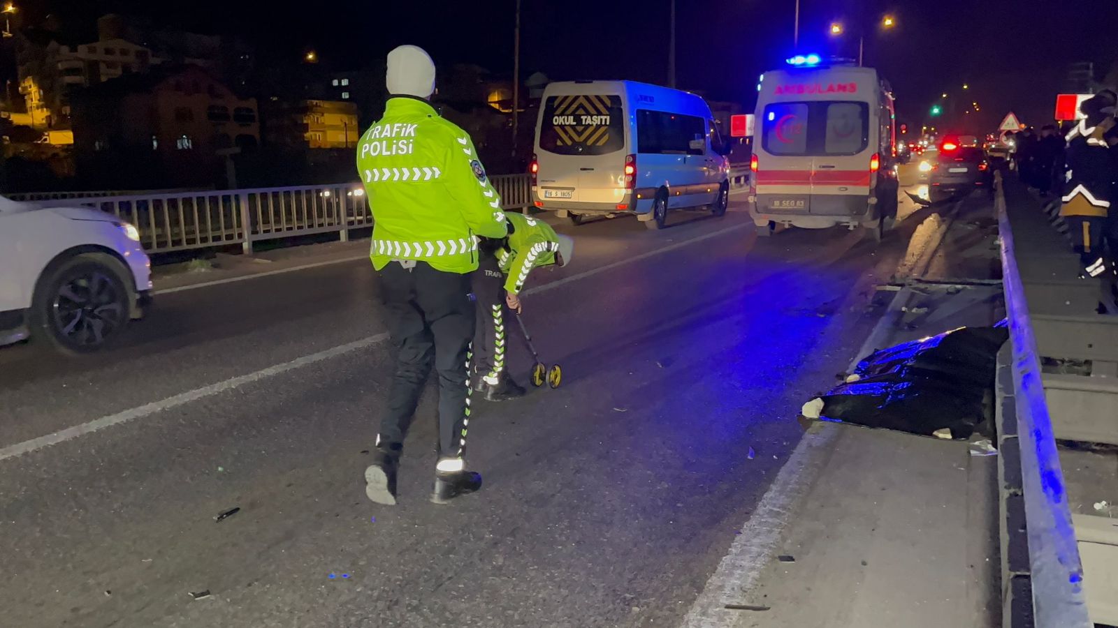 Bursa'da feci kaza | Lastik değiştiren kişilere otomobil çarptı: 1 ölü, 2 yaralı