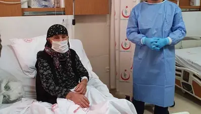 Corona virüsü yenen 104 yaşındaki kadın: Hiç evden çıkmadım nereden bulaştığını bilmiyorum