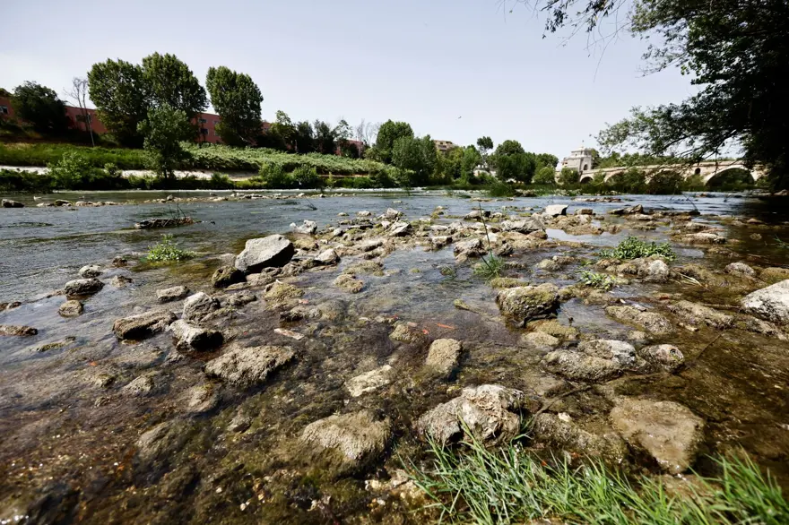 BAHÇE SULAMAK VE YÜZME HAVUZLARINI DOLDURMAK YASAKLANDI 4