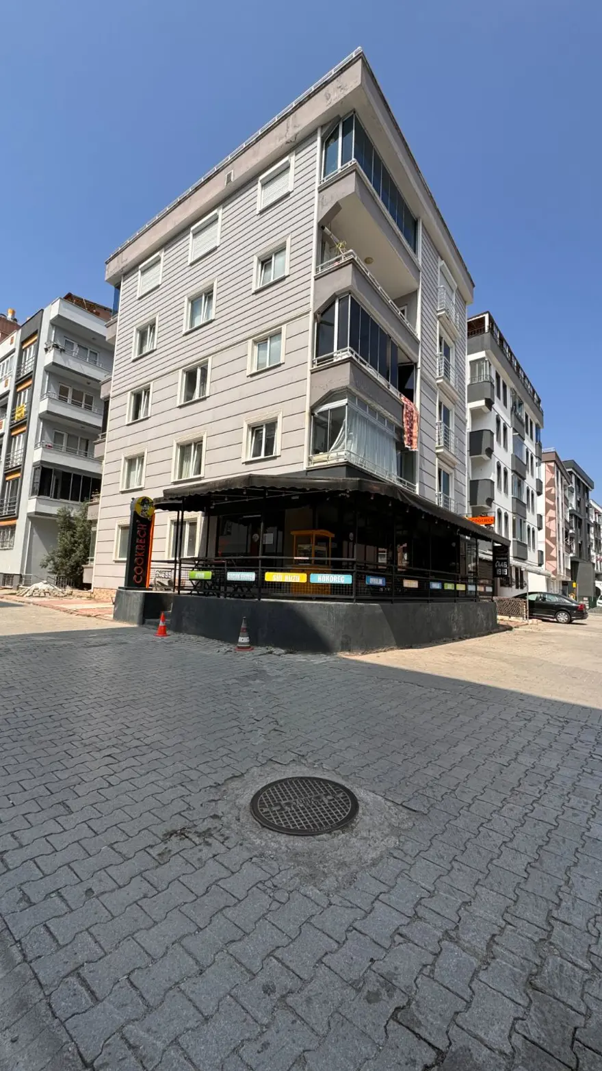 Görme engelli hamile kadın rögara düştü 2 Görme engelli hamile kadın rögara düştü 2