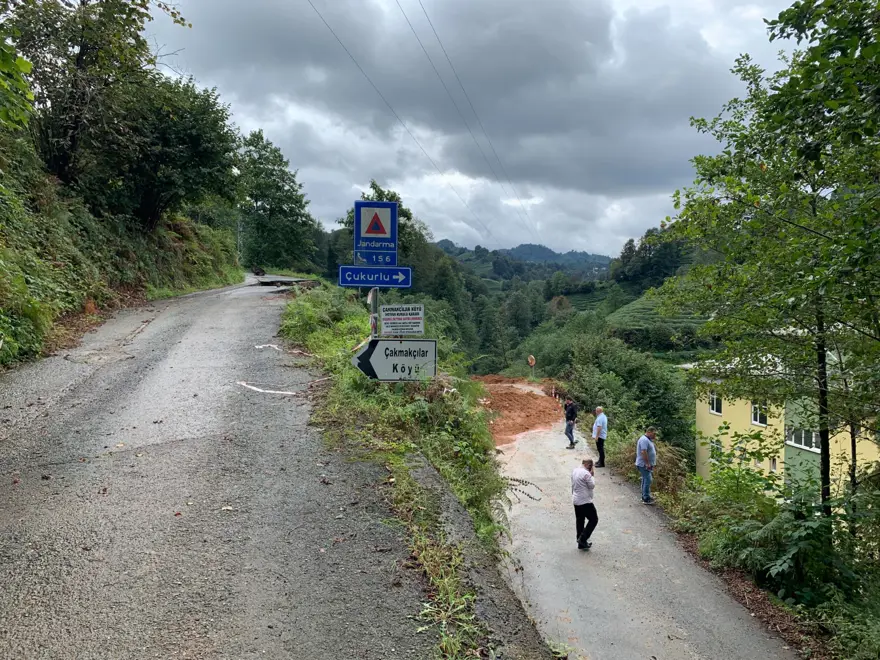 Rize'yi sel vurdu: Vatandaşlar yaş çaylarını kurtarmaya çalıştı 3