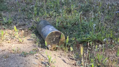 Piknikte oyun oynayan çocuk patlamamış top mermisi buldu