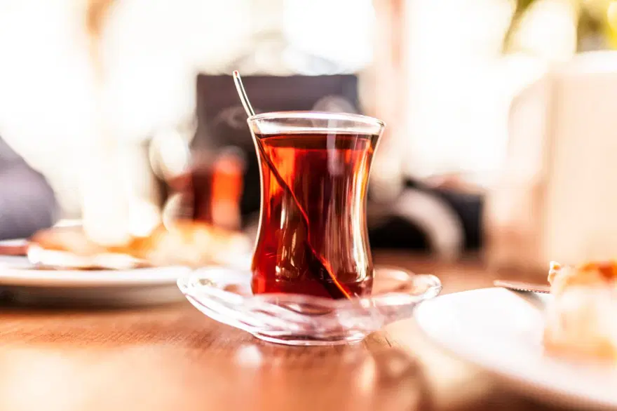 'Çay şekerli mi içilir, şekersiz mi' tartışmasına Dadaşlar 'kıtlama' dedi 'Çay şekerli mi içilir, şekersiz mi' tartışmasına Dadaşlar 'kıtlama' dedi