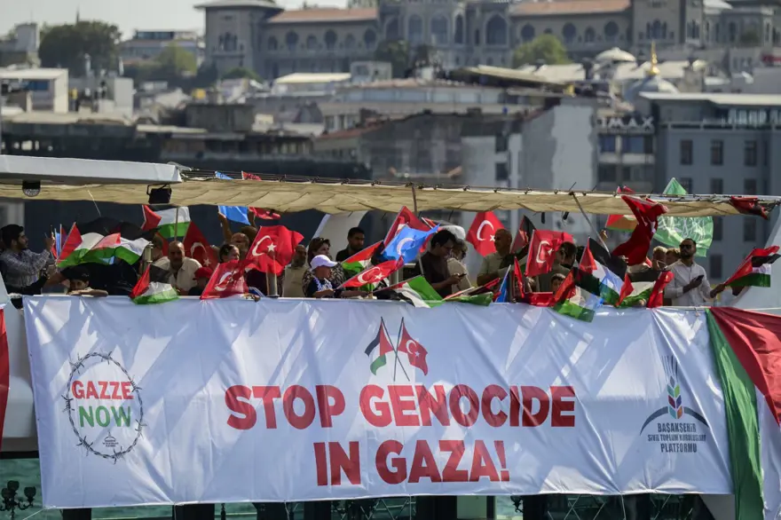 İstanbul Boğazı'nda deniz konvoyuyla Gazze eylemi 7