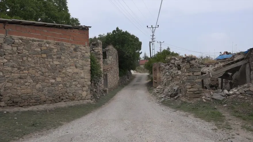 Helenistik dönemde kurulan Attouda Antik Kenti'nde yaşam devam ediyor 12