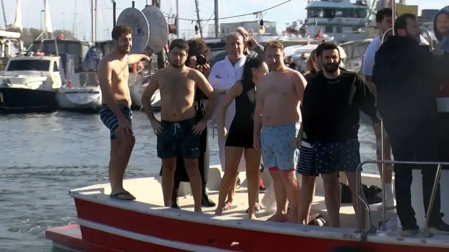 Bakırköy ve Ortaköy'de haç çıkarma töreni 3