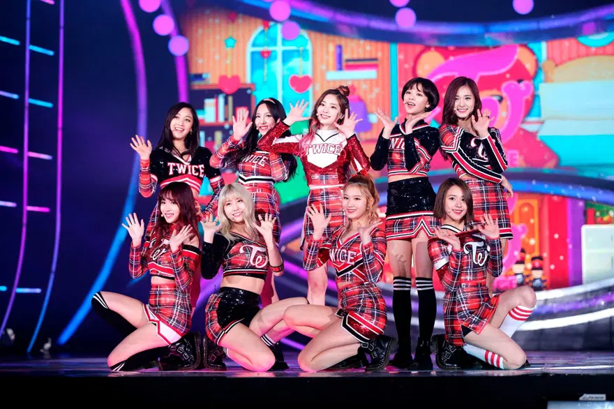 Time'a göre 2020'nin en iyi K-pop şarkıları ve albümleri 16 Time'a göre 2020'nin en iyi K-pop şarkıları ve albümleri 16